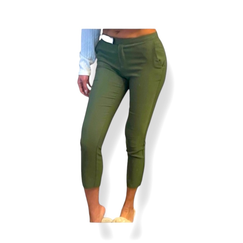 🚨𝐂𝐋𝐄𝐀𝐑𝐎𝐔𝐓 𝐒𝐀𝐋𝐄🚨💚𝐃𝐈𝐀𝐍𝐄 𝐕𝐎𝐍 𝐅𝐔𝐑𝐒𝐓𝐄𝐍𝐁𝐄𝐑𝐆 Low Waisted Olive Ankle Crop mid rise